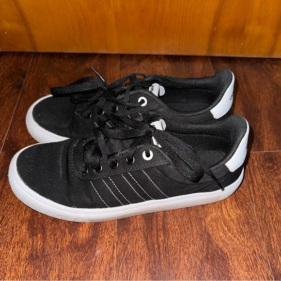 Youth Adidas Vulcraid3r Skateboarding Shoes size 6 - Picture 3 of 8